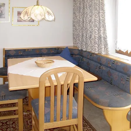 Haus R.pult 037w דירה